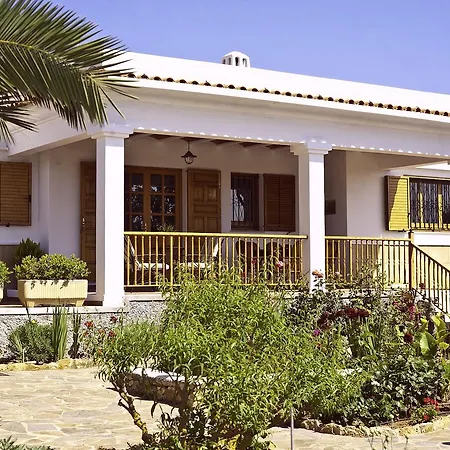 Holiday S'hort Des Baladres * Santa Eulària des Riu
